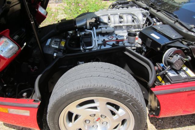 1990 Red Chevrolet Corvette Coupe
