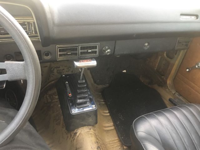 1970 Whitish Ford Torino Fastback