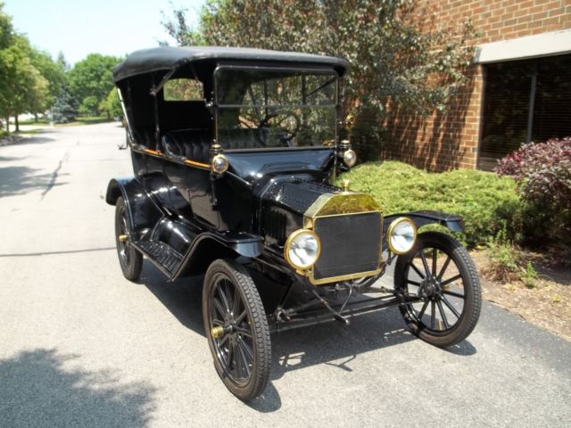1915 Black Ford Model T