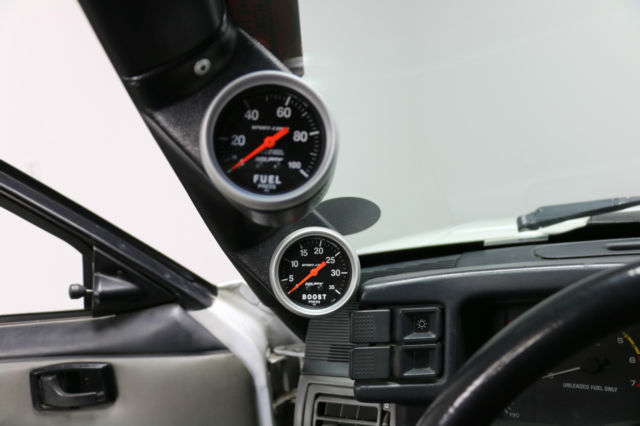 1989 White/Blue Ford Mustang Coupe