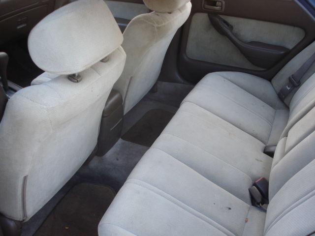 19940000 Gold Toyota Camry Sedan