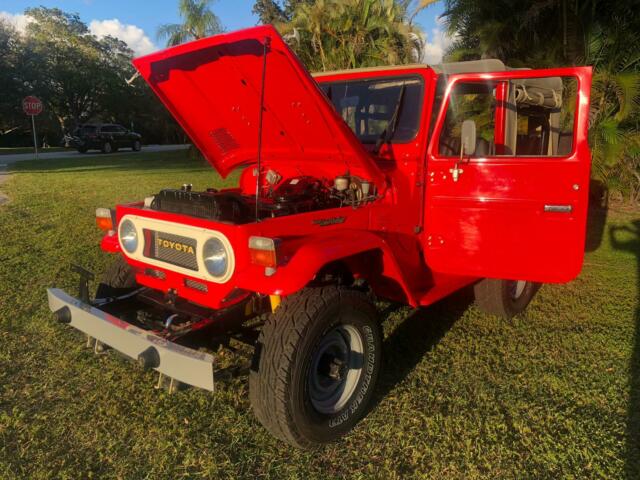 1978 Red Toyota FJ Cruiser