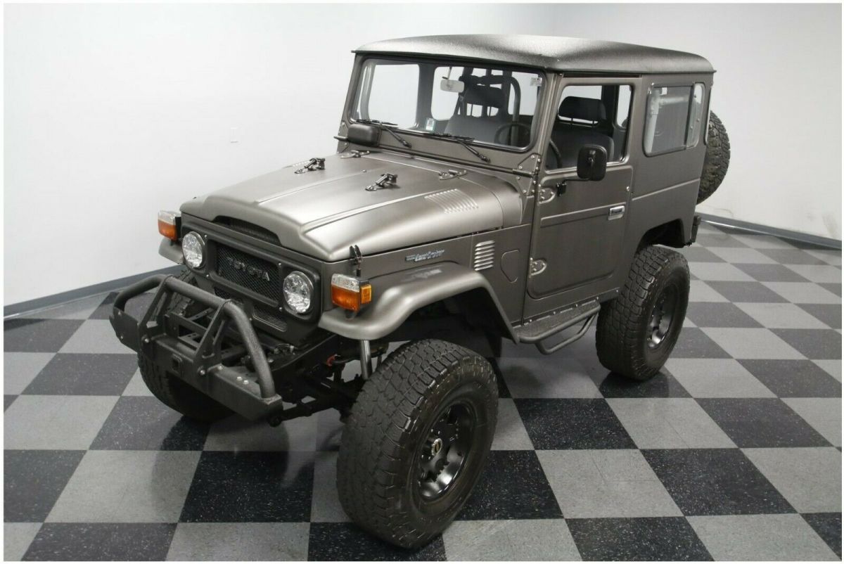 1980 Gray Toyota FJ Cruiser