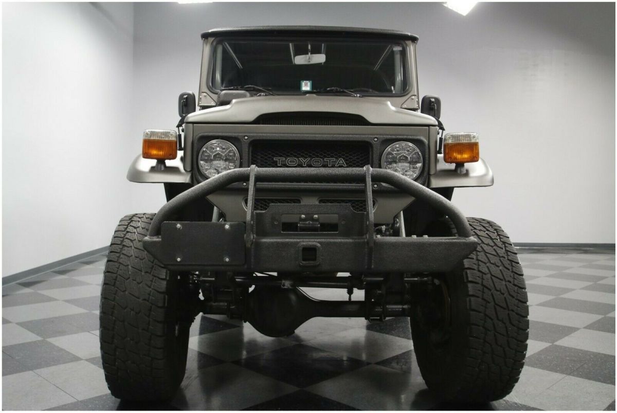 1980 Gray Toyota FJ Cruiser