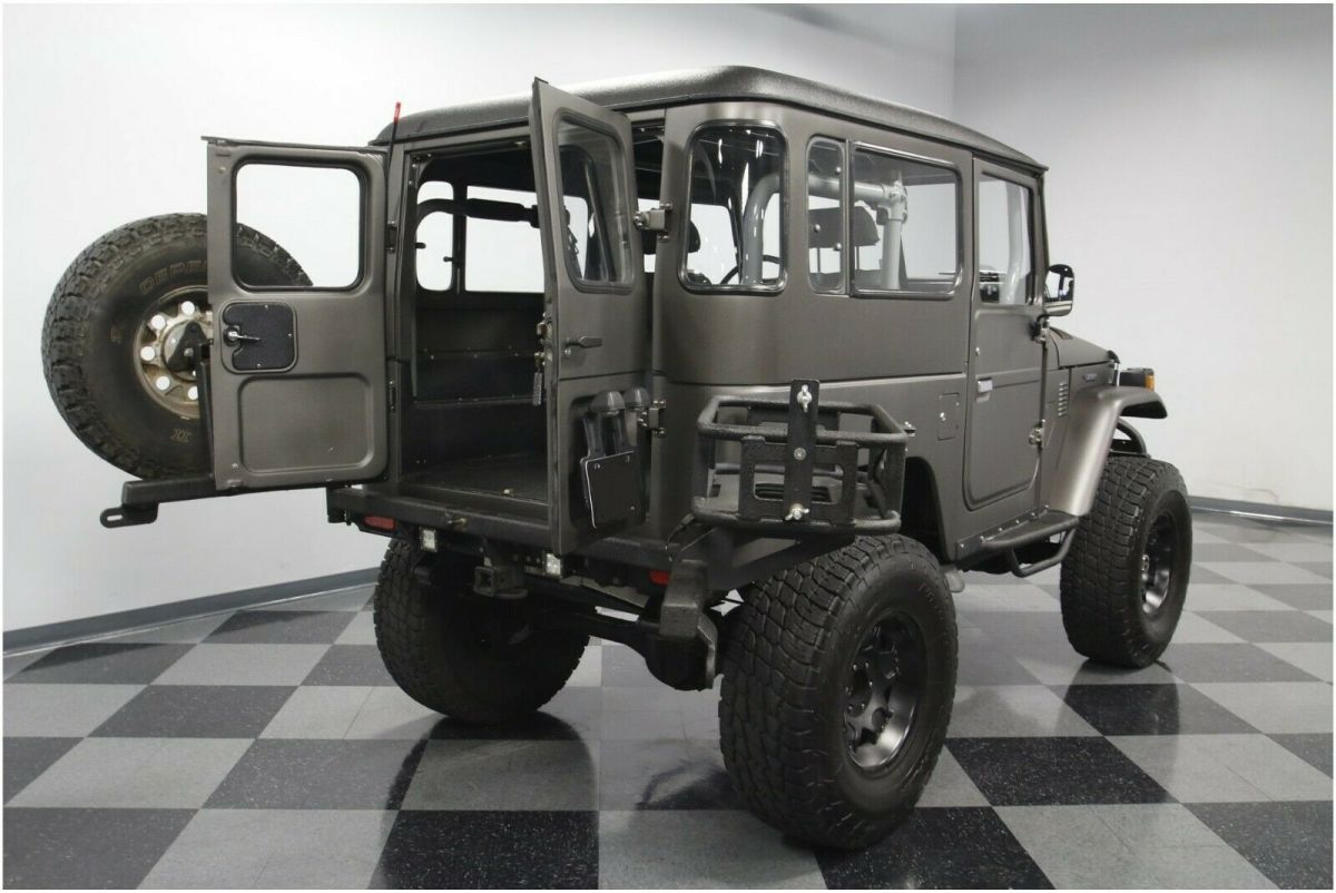 1980 Gray Toyota FJ Cruiser