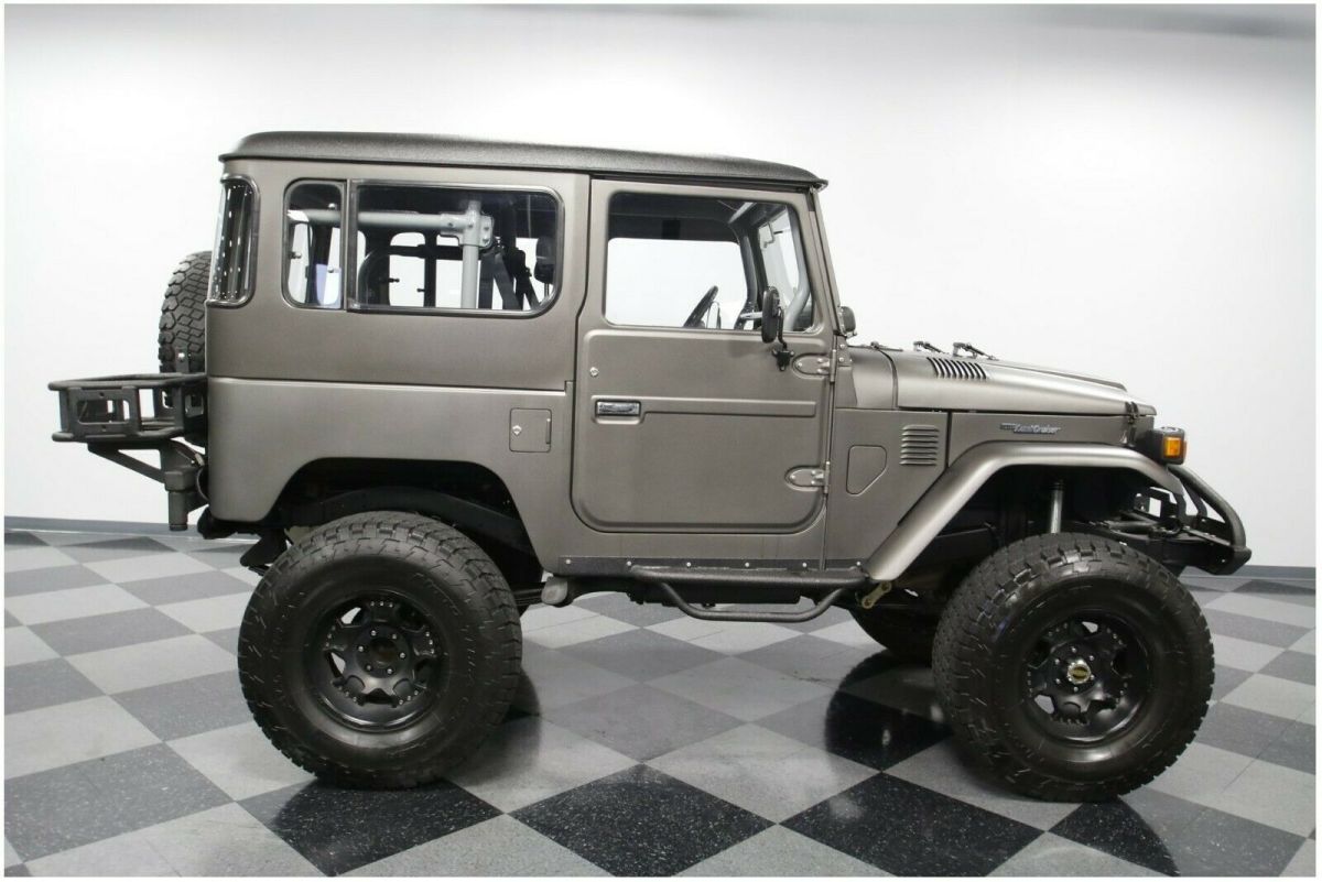 1980 Gray Toyota FJ Cruiser
