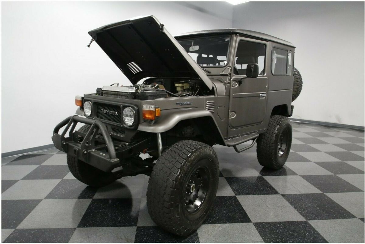 1980 Gray Toyota FJ Cruiser