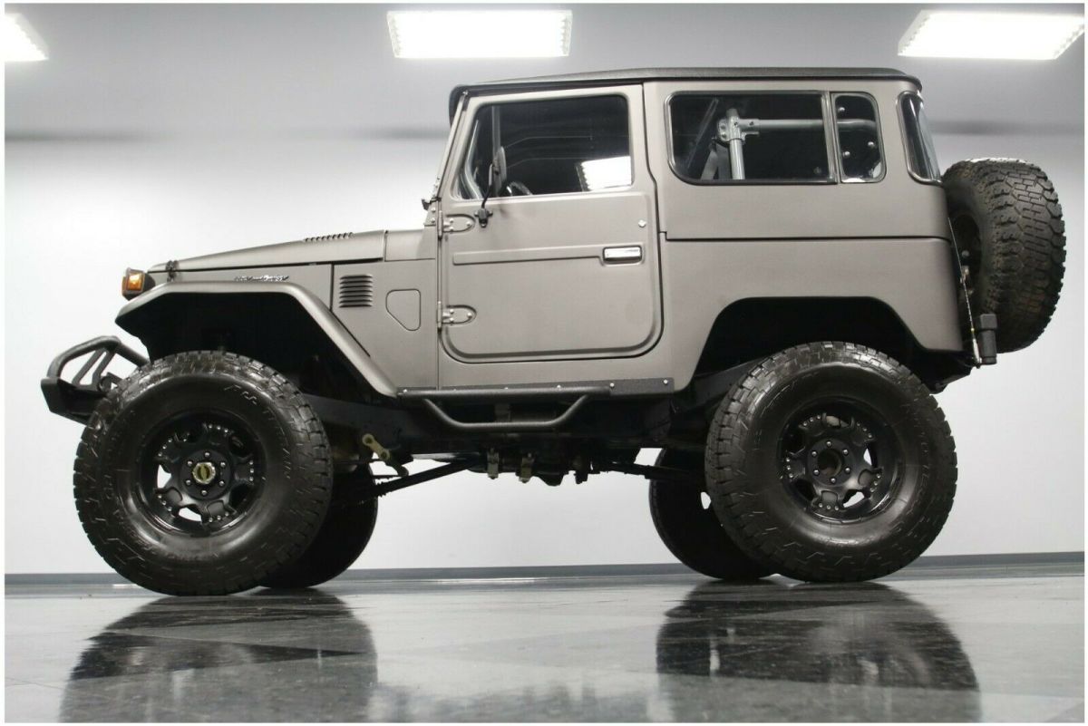 1980 Gray Toyota FJ Cruiser