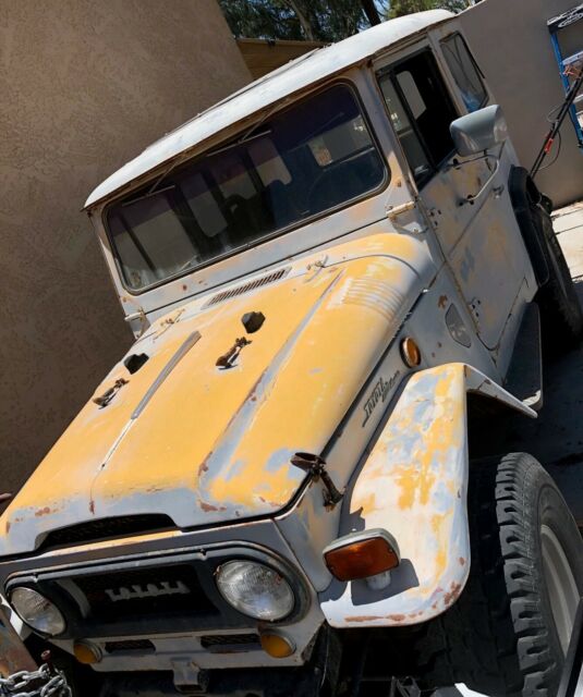 1970 White Toyota Land Cruiser SUV