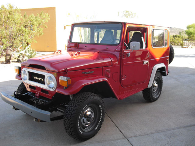1974 WHITE Toyota Land Cruiser 4W