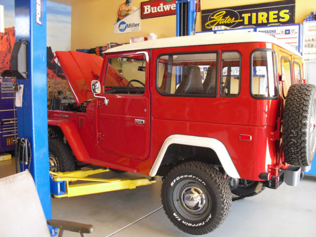 1974 WHITE Toyota Land Cruiser 4W