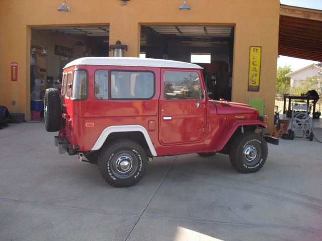 1974 WHITE Toyota Land Cruiser 4W