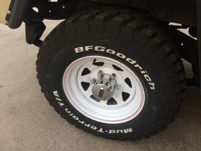 1975 Beige Toyota Land Cruiser