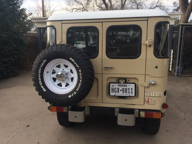 1975 Beige Toyota Land Cruiser