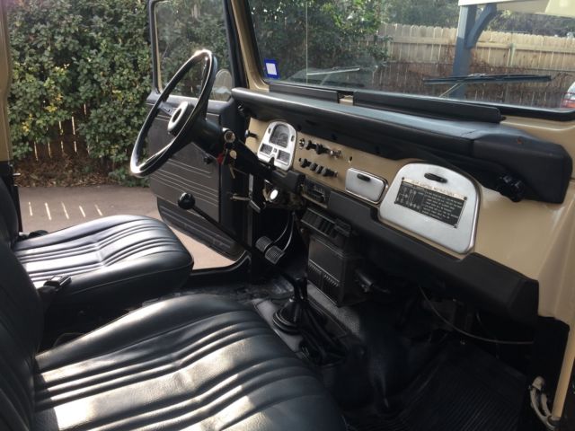 1975 Beige Toyota Land Cruiser
