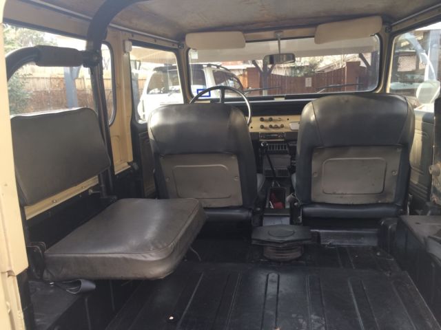 1975 Beige Toyota Land Cruiser