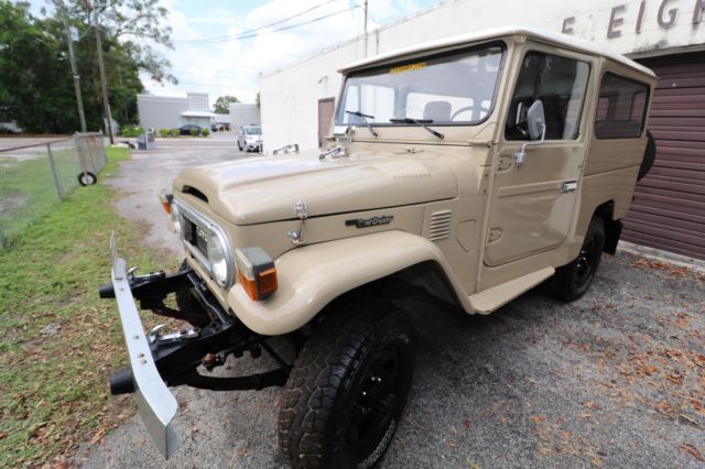1979 Brown Toyota FJ Cruiser