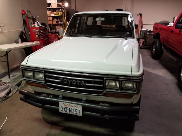 1985 White Toyota Land Cruiser Wagon