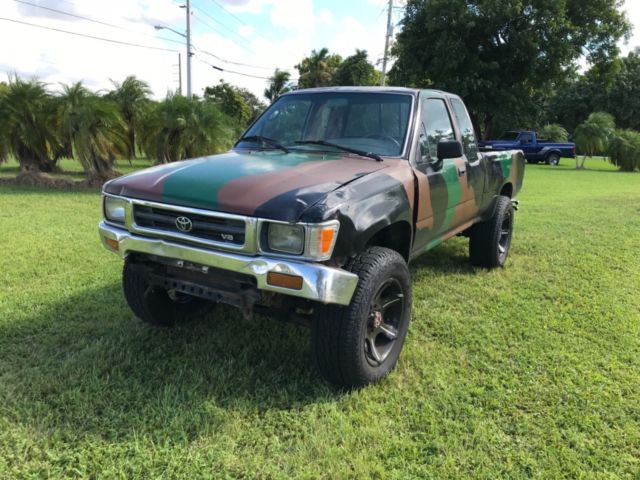 1992 Camo Toyota Hilux Crew Cab Pickup