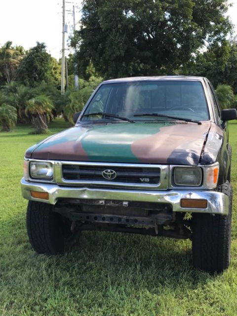 1992 Camo Toyota Hilux Crew Cab Pickup