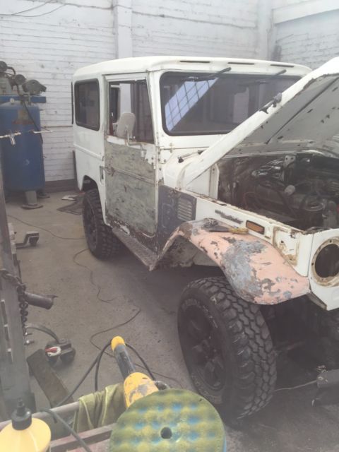 1974 BEIGE Toyota Land Cruiser Cab & Chassis