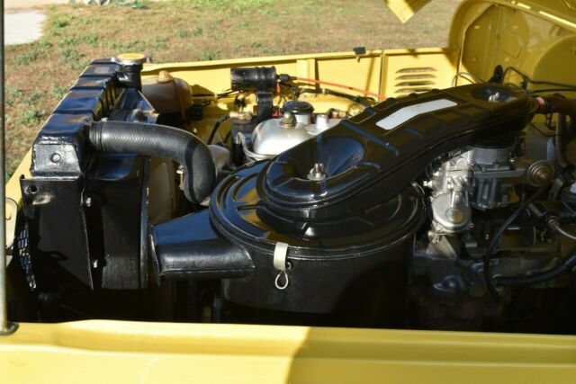 1977 Yellow Chevrolet HHR SUV