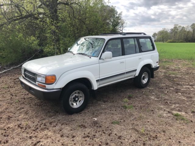 1992 White Toyota Land Cruiser SUV