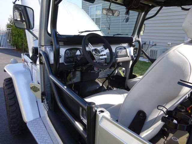 1972 gray Toyota Land Cruiser