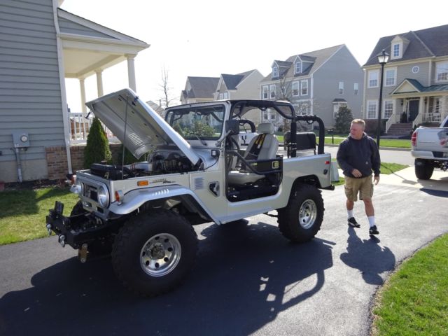 1972 gray Toyota Land Cruiser