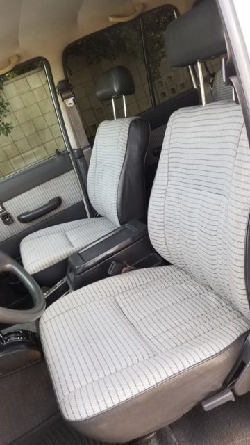 1990 White Toyota Land Cruiser