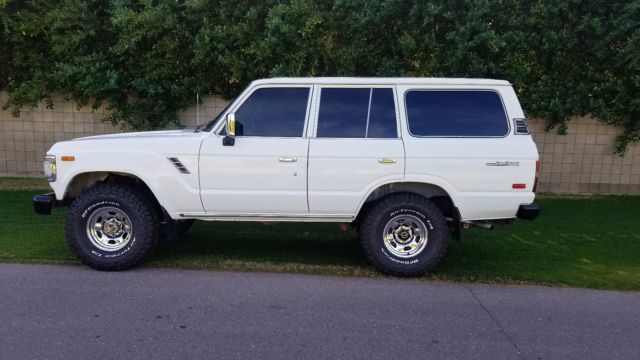 1990 White Toyota Land Cruiser