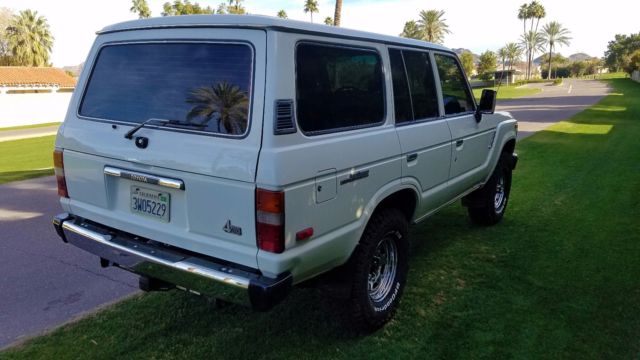 1990 White Toyota Land Cruiser