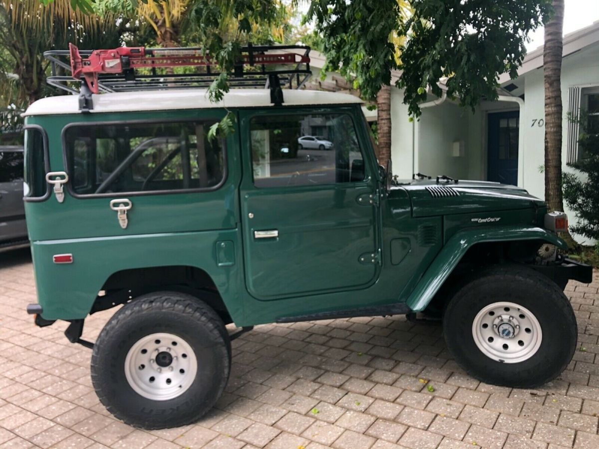 1970 Blue Toyota FJ Cruiser SUV