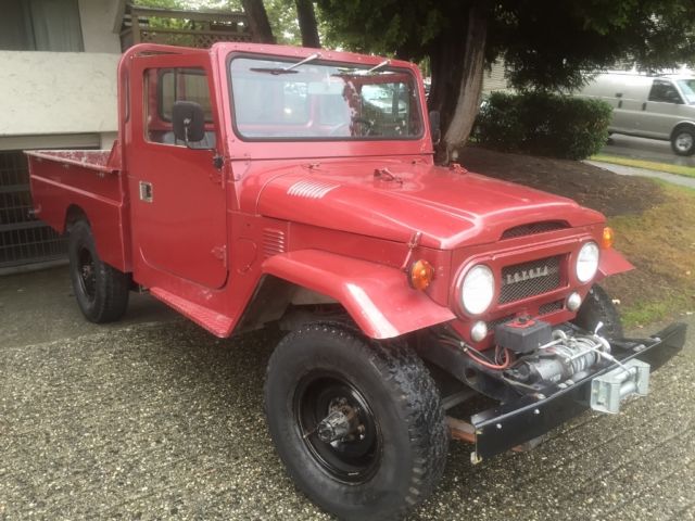 1977 White Toyota Land Cruiser Crew Cab Pickup