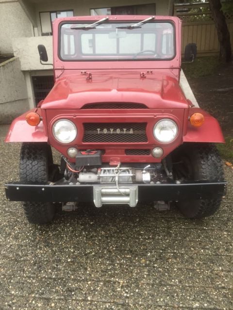 1977 White Toyota Land Cruiser Crew Cab Pickup