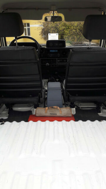 1986 White Toyota Land Cruiser Wagon