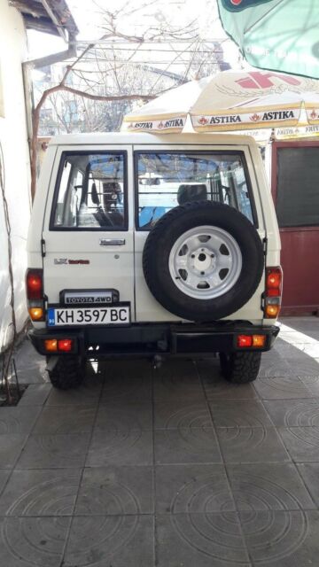 1986 White Toyota Land Cruiser Wagon