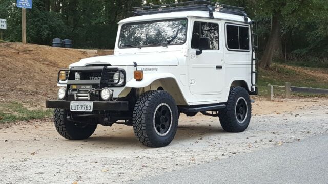 1989 White Toyota Land Cruiser SUV