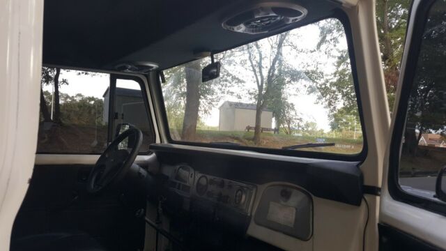 1989 White Toyota Land Cruiser SUV