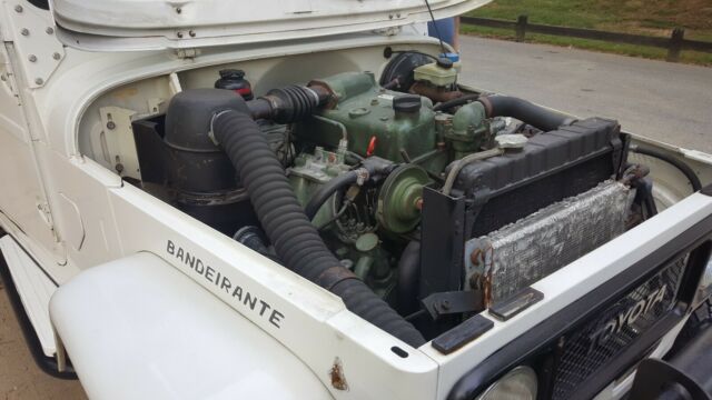 1989 White Toyota Land Cruiser SUV