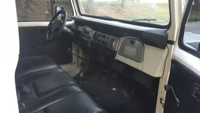 1989 White Toyota Land Cruiser SUV