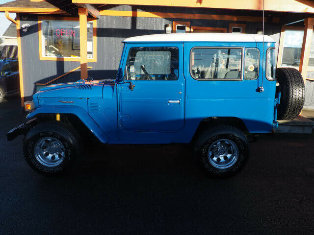 1982 -- Toyota Land Cruiser 2dr 4WD SUV