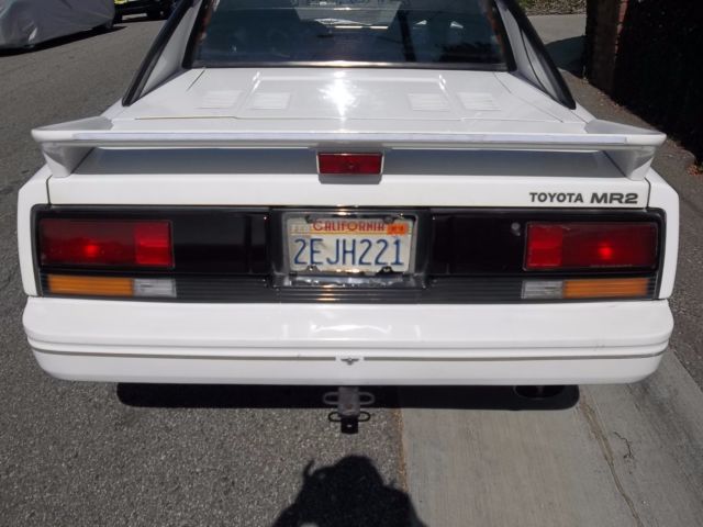1987 White Toyota MR2 Coupe