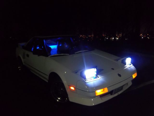 1987 White Toyota MR2 Coupe
