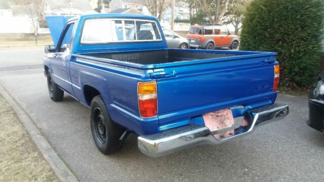 1985 Blue Toyota Pickup