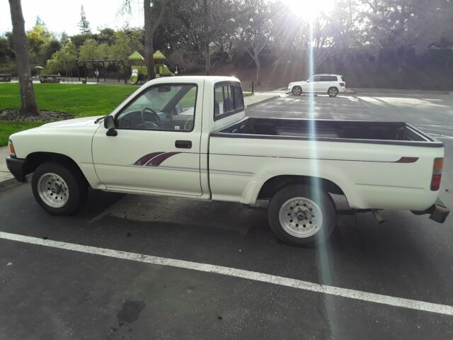 1989 White Toyota Other Standard Cab Pickup