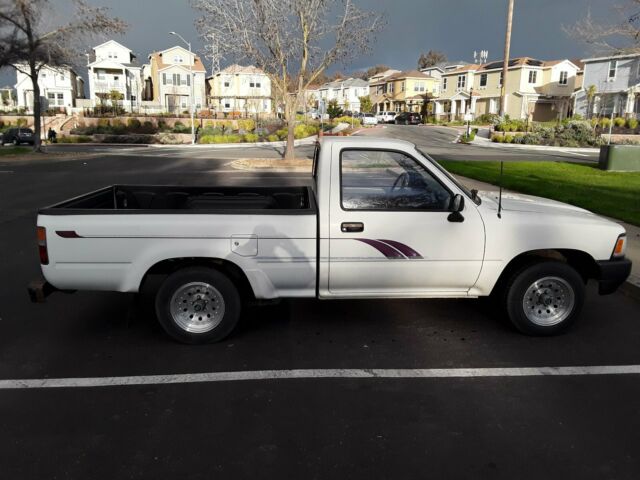 1989 White Toyota Other Standard Cab Pickup