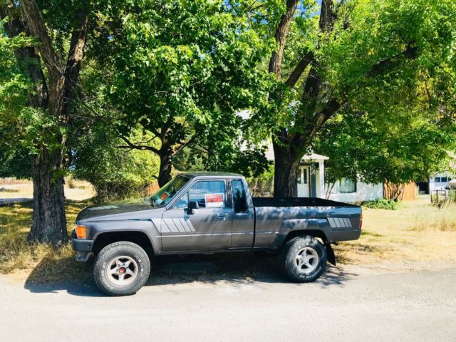 1987 Gray Toyota Pickup Extended Cab Pickup