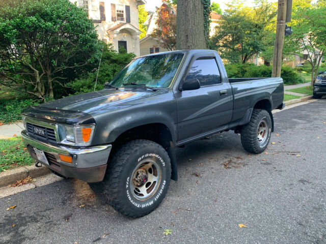 1990 Gray Toyota Pickup
