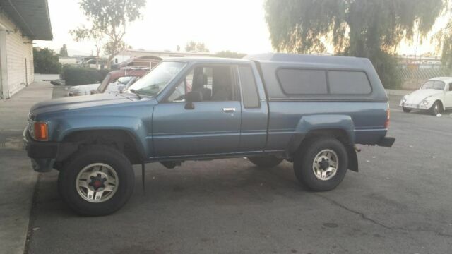 1987 Blue Toyota 86 Extended Cab Pickup
